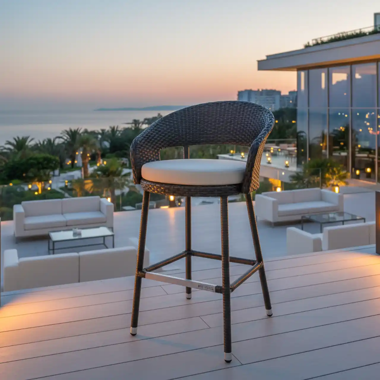 Стул барный Nola из искусственного ротанга