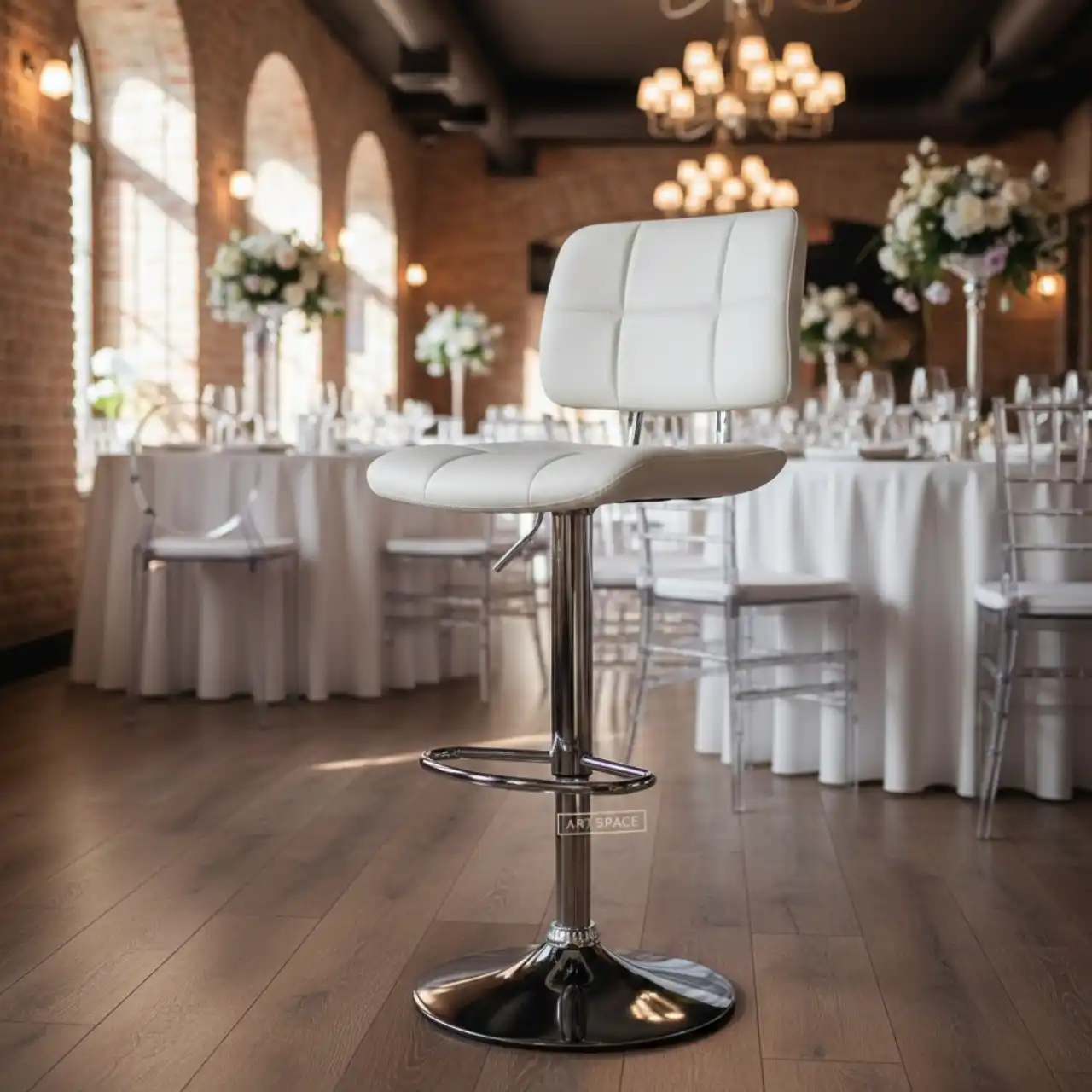 Барный стул кожзам белый