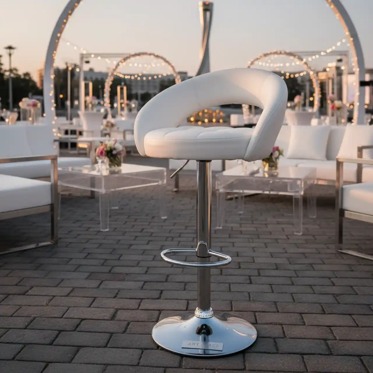 Барный стул для визажиста белый