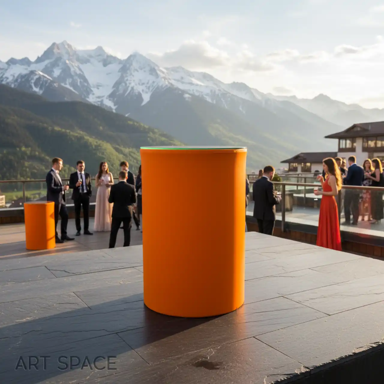 Столы коктейльные БОЧКА с оранжевым чехлом и СТЕКЛЯННОЙ столешницей.