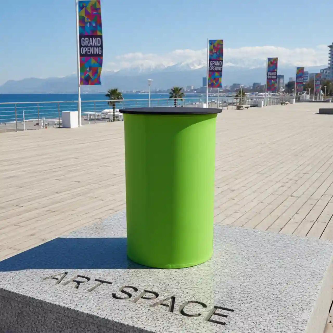 Столы коктейльные БОЧКА с салатовым чехлом и столешницей МДФ черного цвета