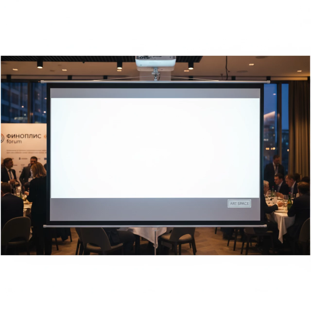 Аренда Экрана для проектора с электроприводом Lumien LCTC 100105 16 9 в ресторане «Voda» — ART SPACE
