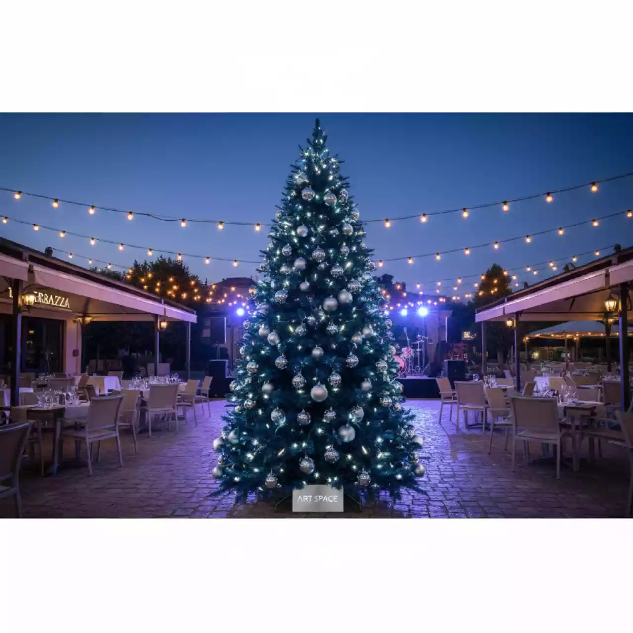 Аренда Елка искусственная Royal Christmas Montana Slim Premium PP PVC 195 см в ресторане «La Terrazza» — ART SPACE