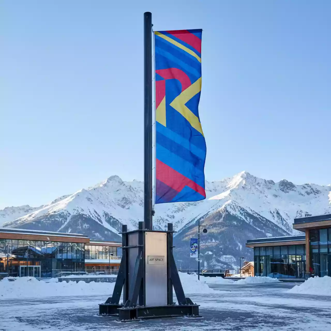 Аренда Флаг с односторонней печатью 4 метра в Golden Tulip Rosa Khutor — ART SPACE