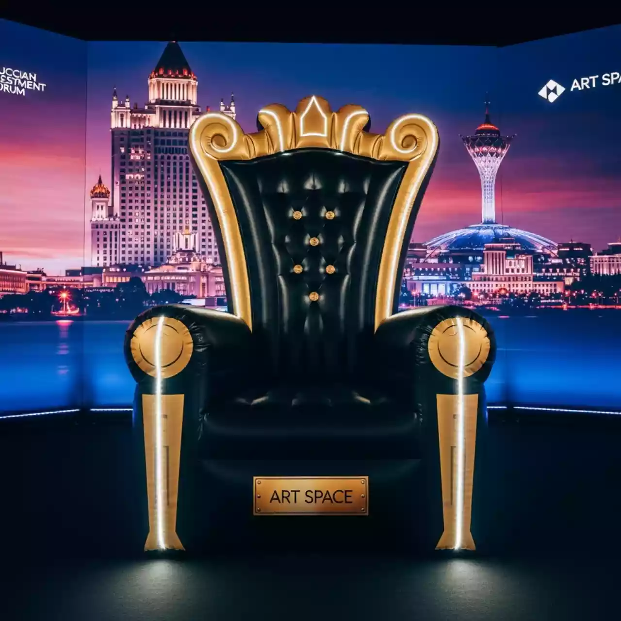 Аренда Фотозона надувной трон в ледовом дворце «Роза Хутор» — ART SPACE