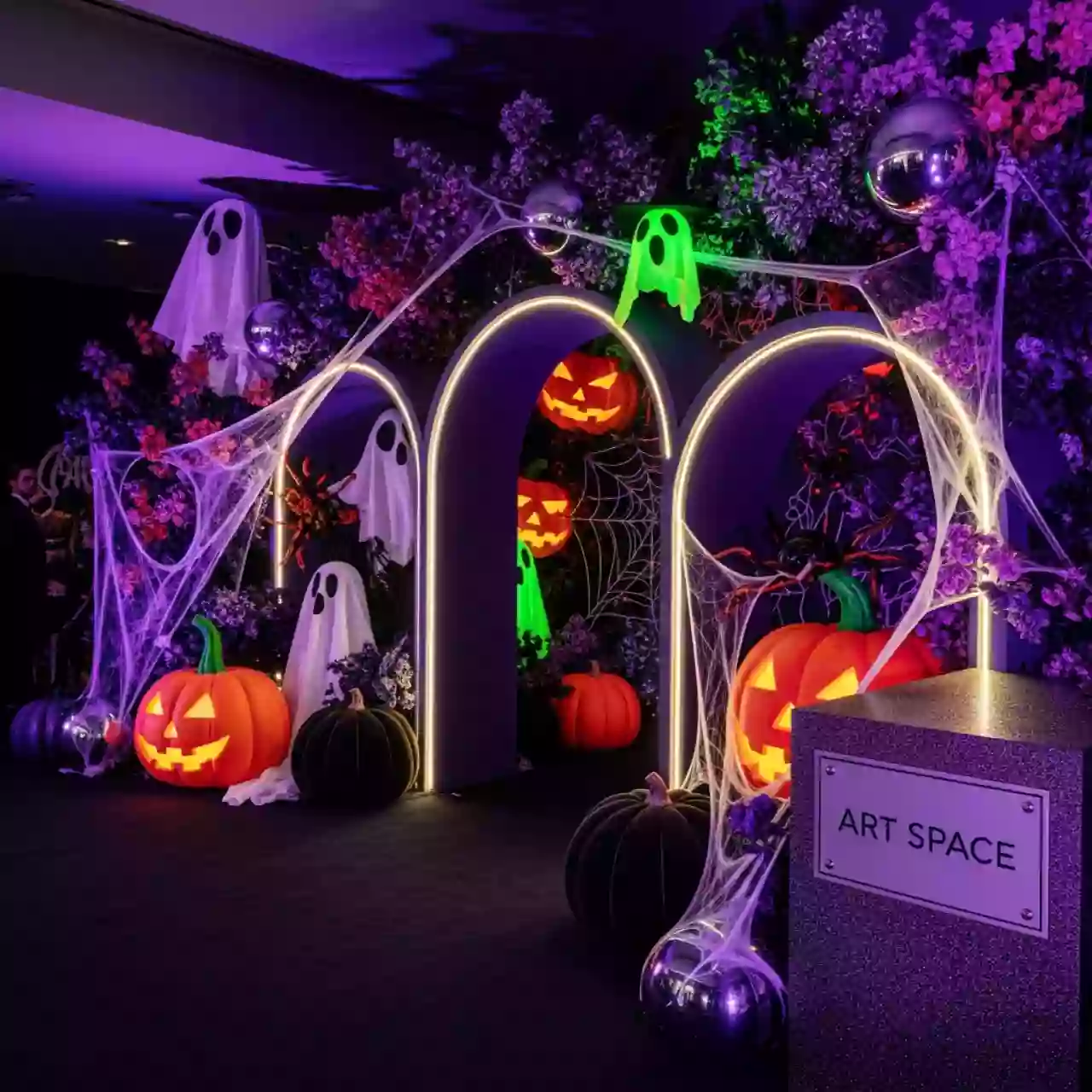 Аренда Хэллоуин Arenda Decora в Swissôtel Resort Sochi Kamelia — ART SPACE