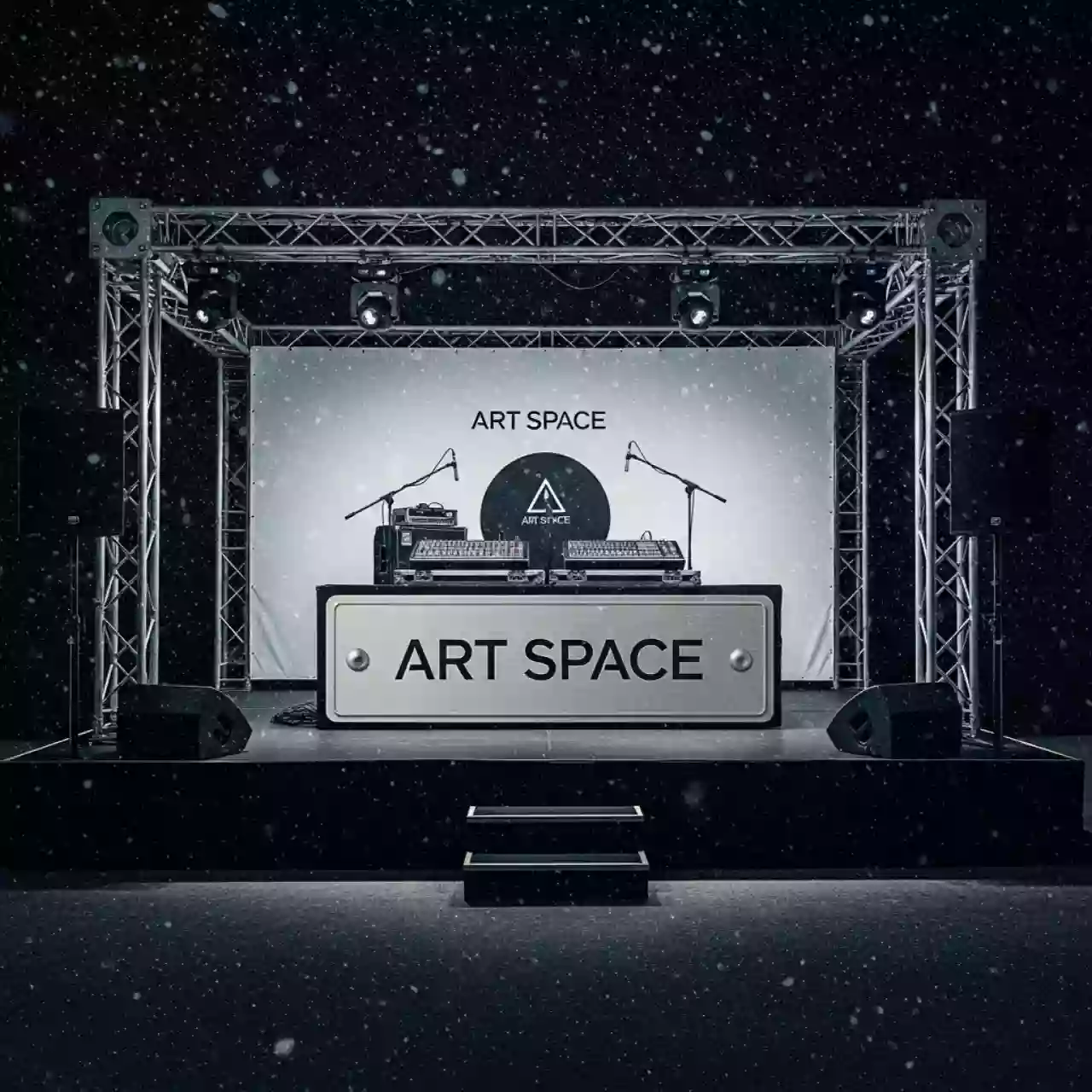 Аренда Инсталляции звукового оборудования и сцены 6х6 с крышей порталы в ресторане «Сыроварня» — ART SPACE