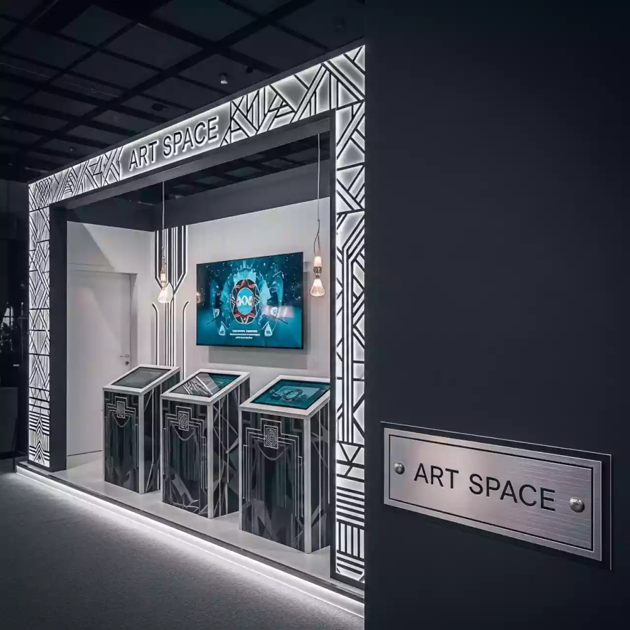 Аренда Интерактивный комплекс Lumien LMP6503ELRU 65 в Сочи Парк Отеле — ART SPACE