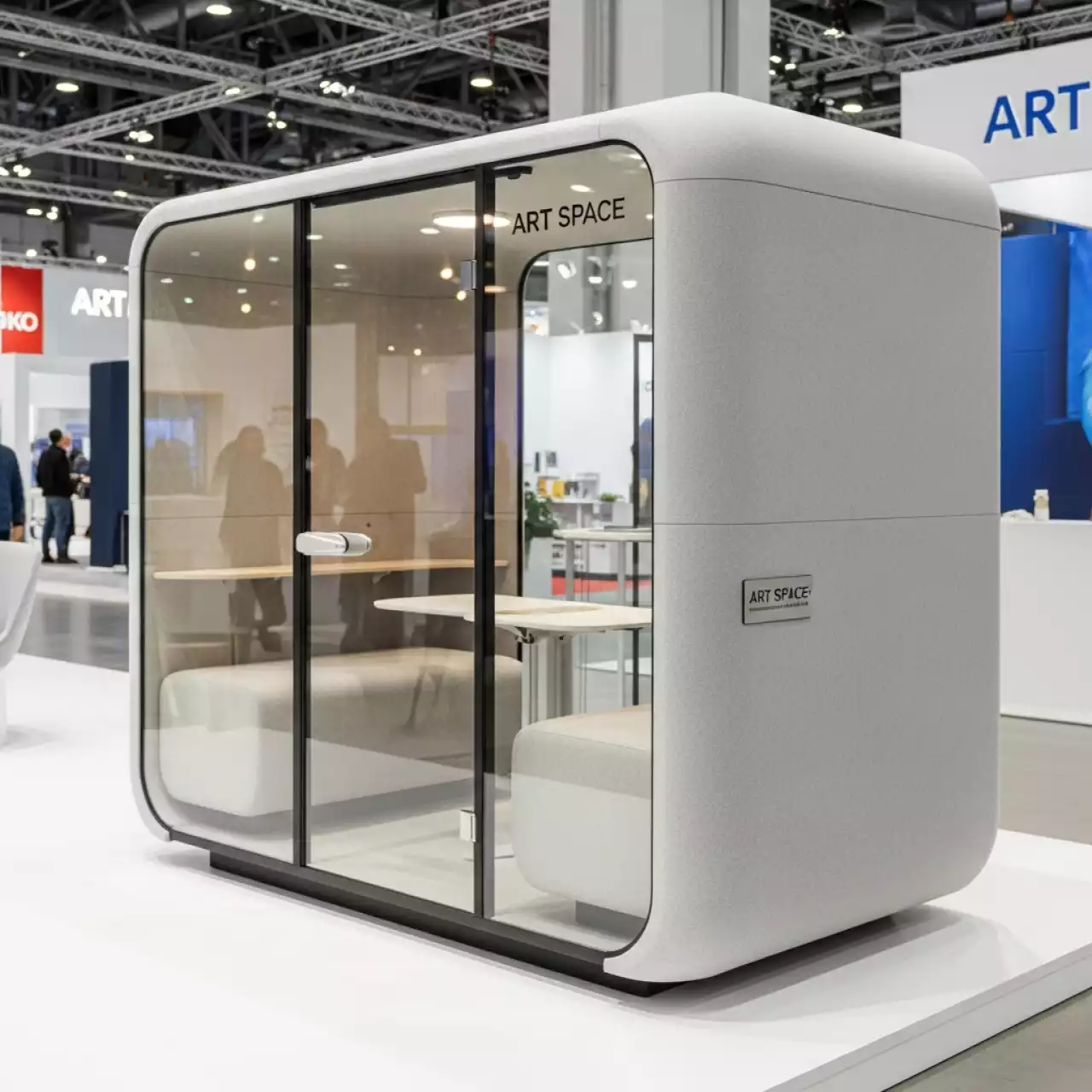 Аренда Кабина офисная акустическая Buddy Hub с полкой в Ледовом дворце «Айсберг» — ART SPACE