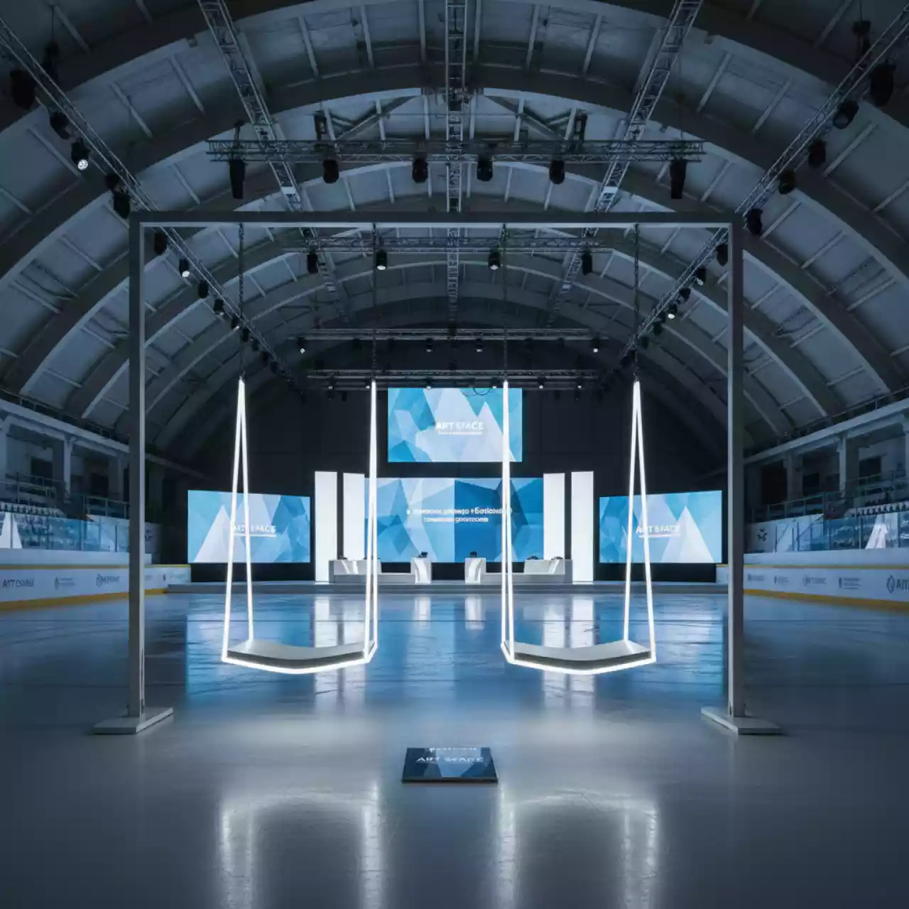 Аренда Качели LED светящиеся Ludres 12V White в ледовом дворце «Большой» — ART SPACE