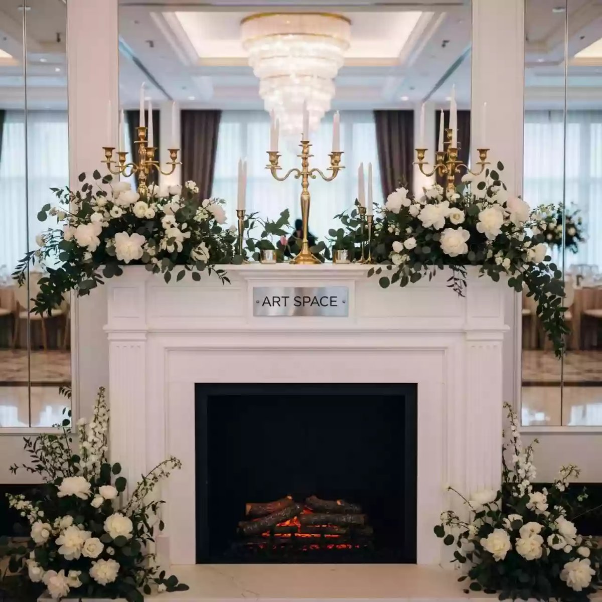 Аренда Камин белый с декором в Novotel Resort — ART SPACE