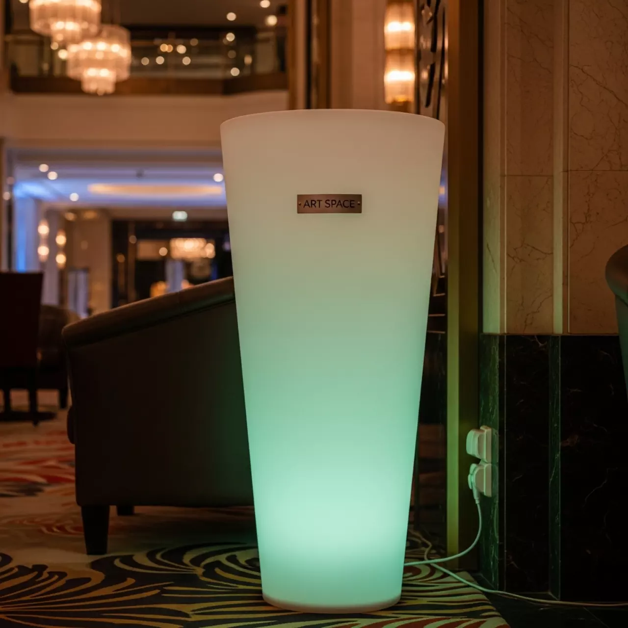 Аренда Кашпо конус светящееся LED Flow RGB Accum L в отеле Hyatt Regency Sochi — ART SPACE