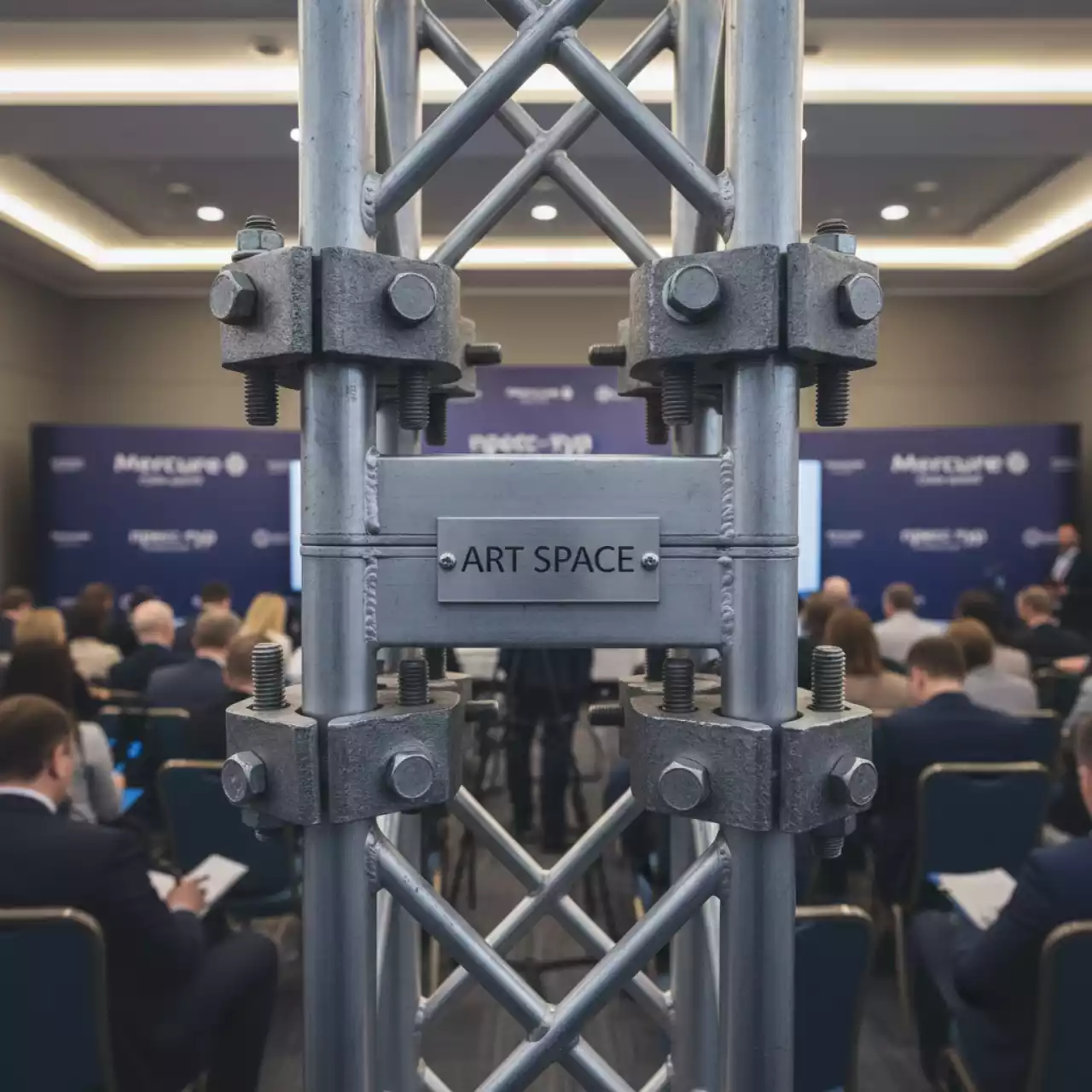 Аренда Кламп для ферм для монтажа в Mercure Сочи Центр — ART SPACE