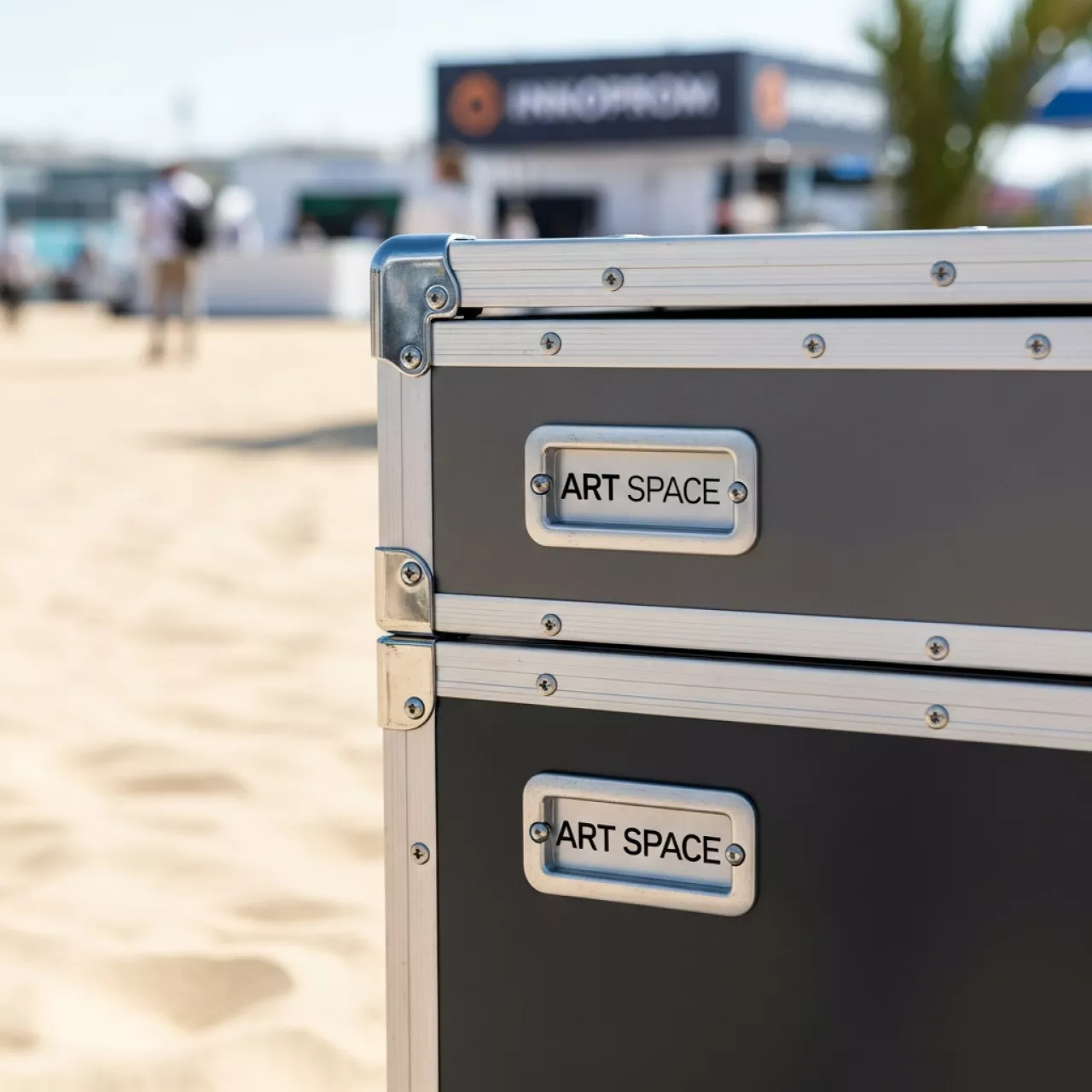 Аренда Комод металлический Ninfea на пляже «Ривьера» — ART SPACE