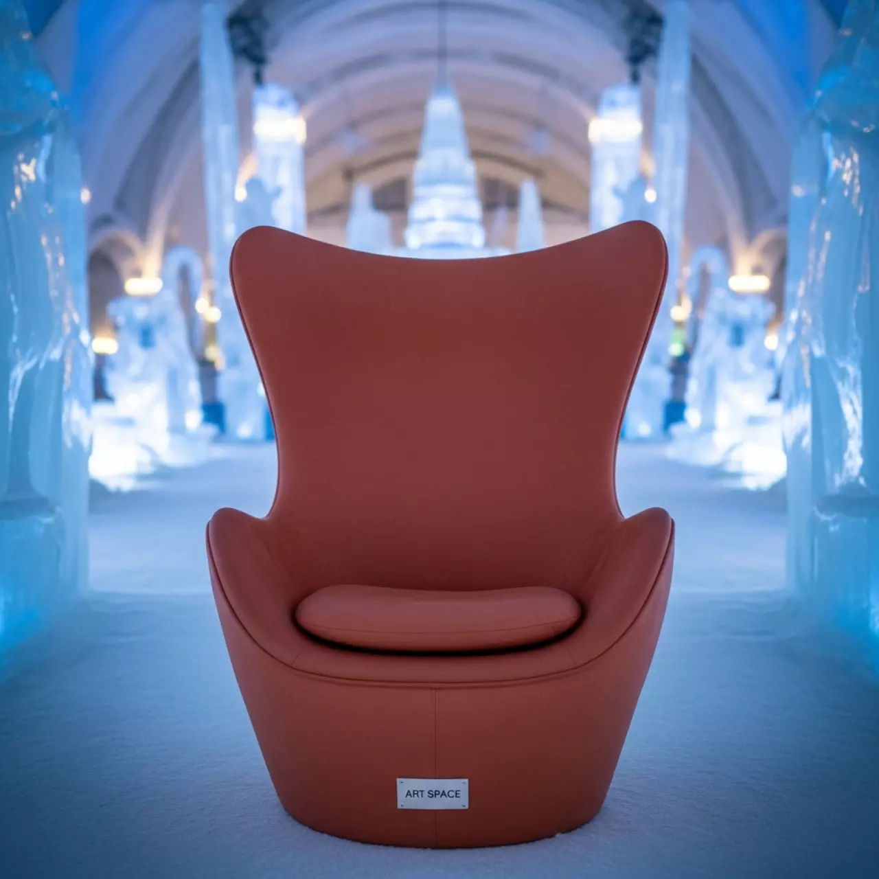 Аренда Кресло Egg терракотовое в ледовом дворце «Большой» — ART SPACE
