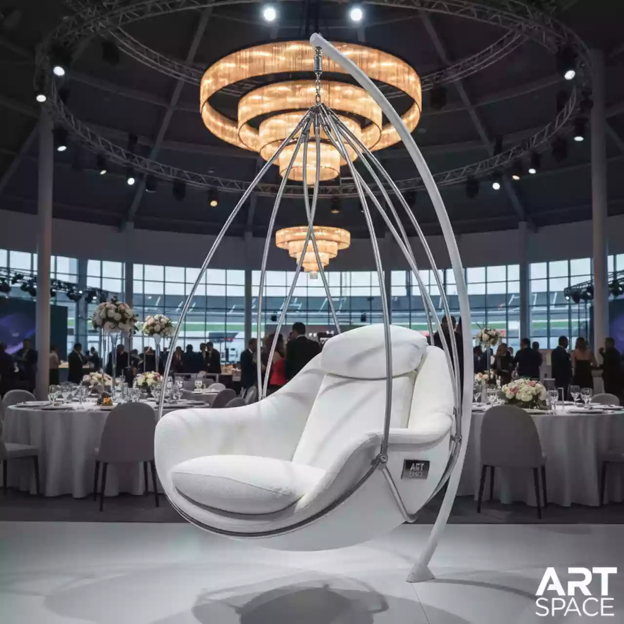 Аренда Кресло подвесное FRESCO XL большое белое на Сочи Автодроме — ART SPACE
