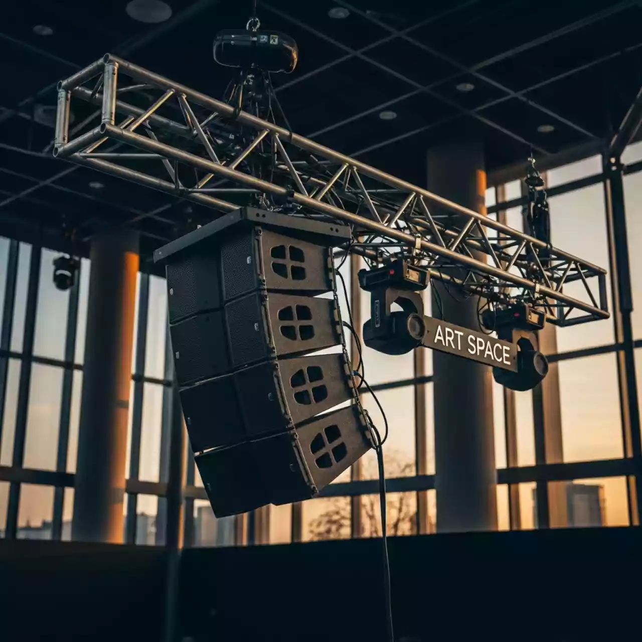 Аренда Линейный массив TW Audio в комплексе «Дагомыс» — ART SPACE