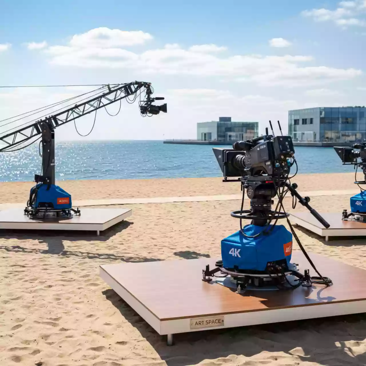 Аренда Обеспечение ТВ съемок на пляже «Ривьера» — ART SPACE