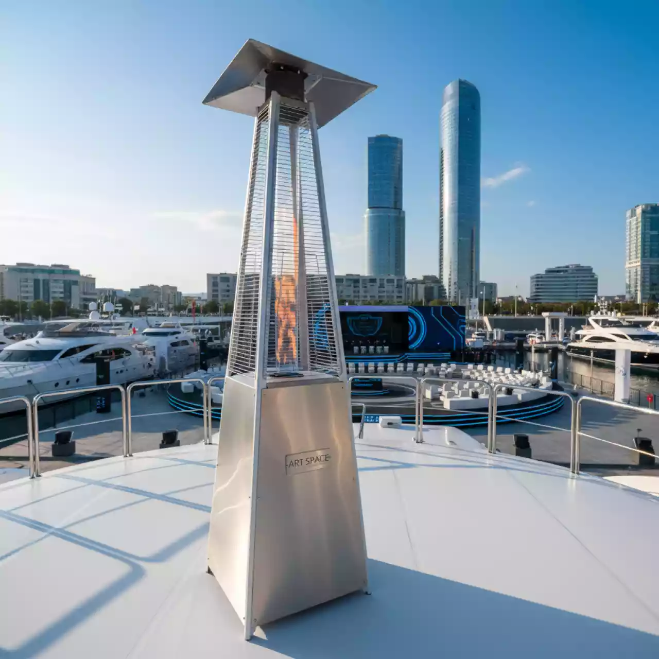 Аренда Обогреватель газовый уличный St?lleh Pyramid x4 Steel на VIP-яхте (Имеретинский порт) — ART SPACE