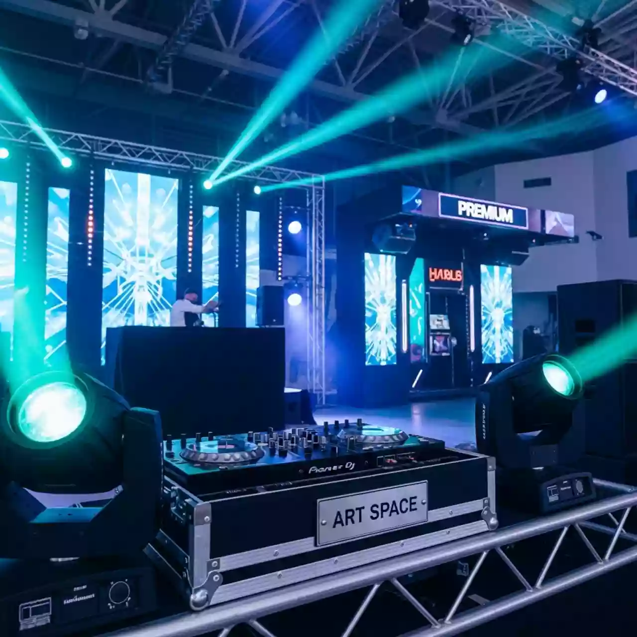 Аренда Оформление световое профессиональные DJ ведущие и караоке в Сириус Арене — ART SPACE