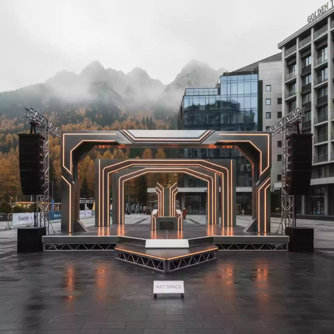 Аренда Оснащение встречи Всероссийского Деда Мороза в Golden Tulip Rosa Khutor — ART SPACE