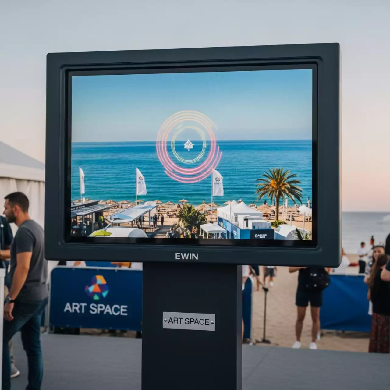 Аренда Панель информационная EWIN WS65A 65 дюймов 4K на пляже «Ривьера» — ART SPACE