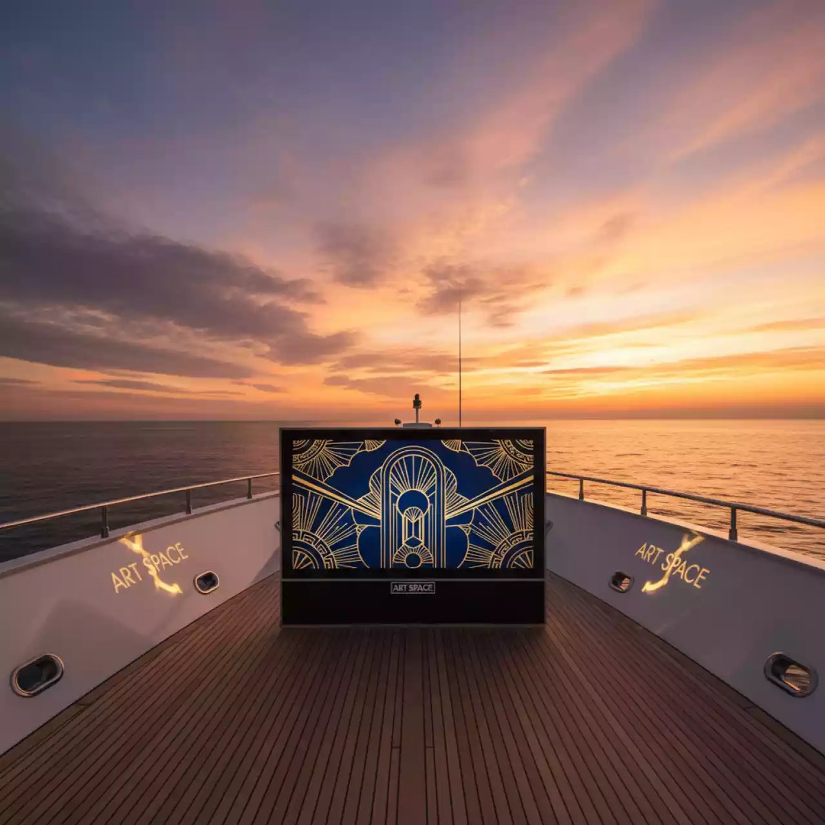 Аренда Панель информационная Flame DS1V55FT700 55 дюймов 4K UHD 700 кд м² 24 7 на VIP теплоходе (Морпорт