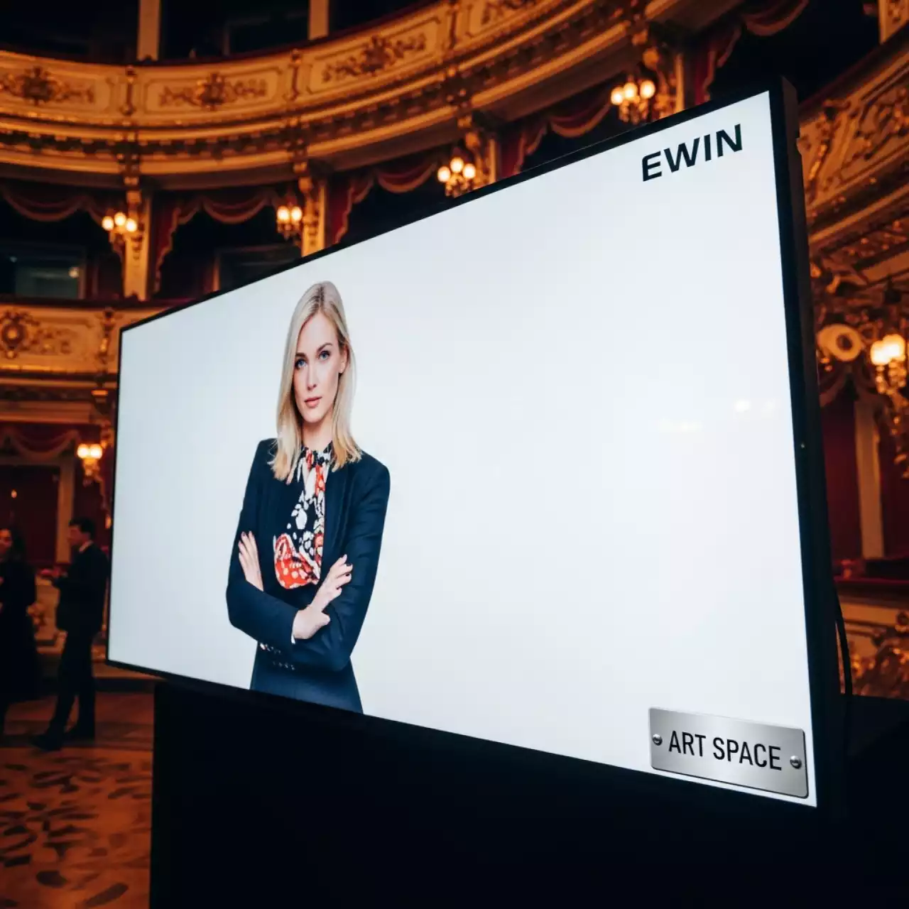 Аренда Панель профессиональная EWIN WS65A 65 дюймов в Зимнем театре — ART SPACE