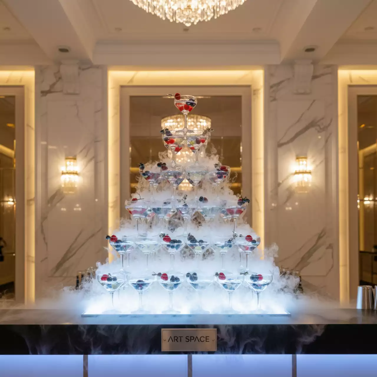 Аренда Пирамида из коктейлей 165 бокалов 9 ярусов в санатории «Октябрьский» — ART SPACE