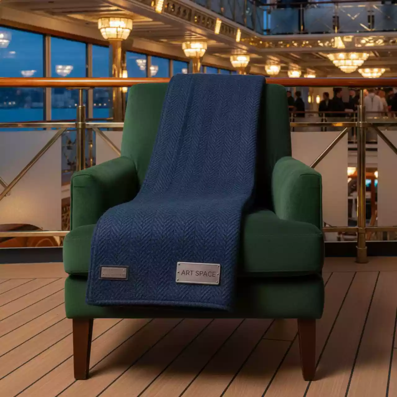 Аренда Плед Field синий на теплоходе «Дагомыс» — ART SPACE