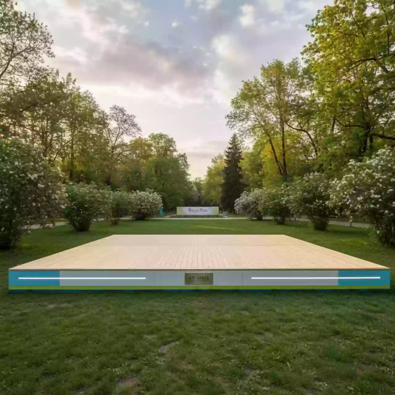 Аренда Подиум для показов 10х8 м для концерта в парке «Ривьера» — ART SPACE