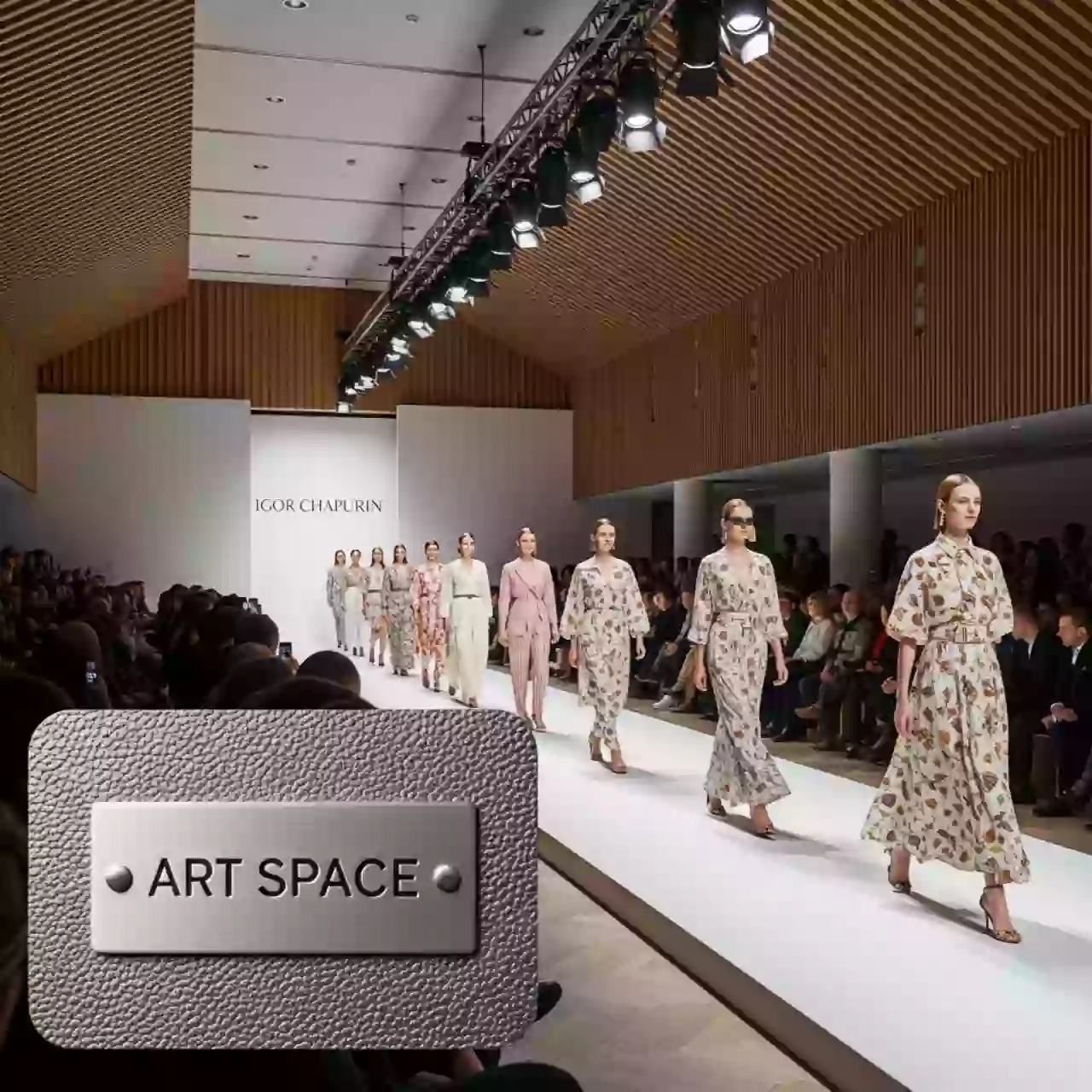 Аренда Показ коллекции весна лето от Игоря Чапурина в Маринс Парк Отеле — ART SPACE