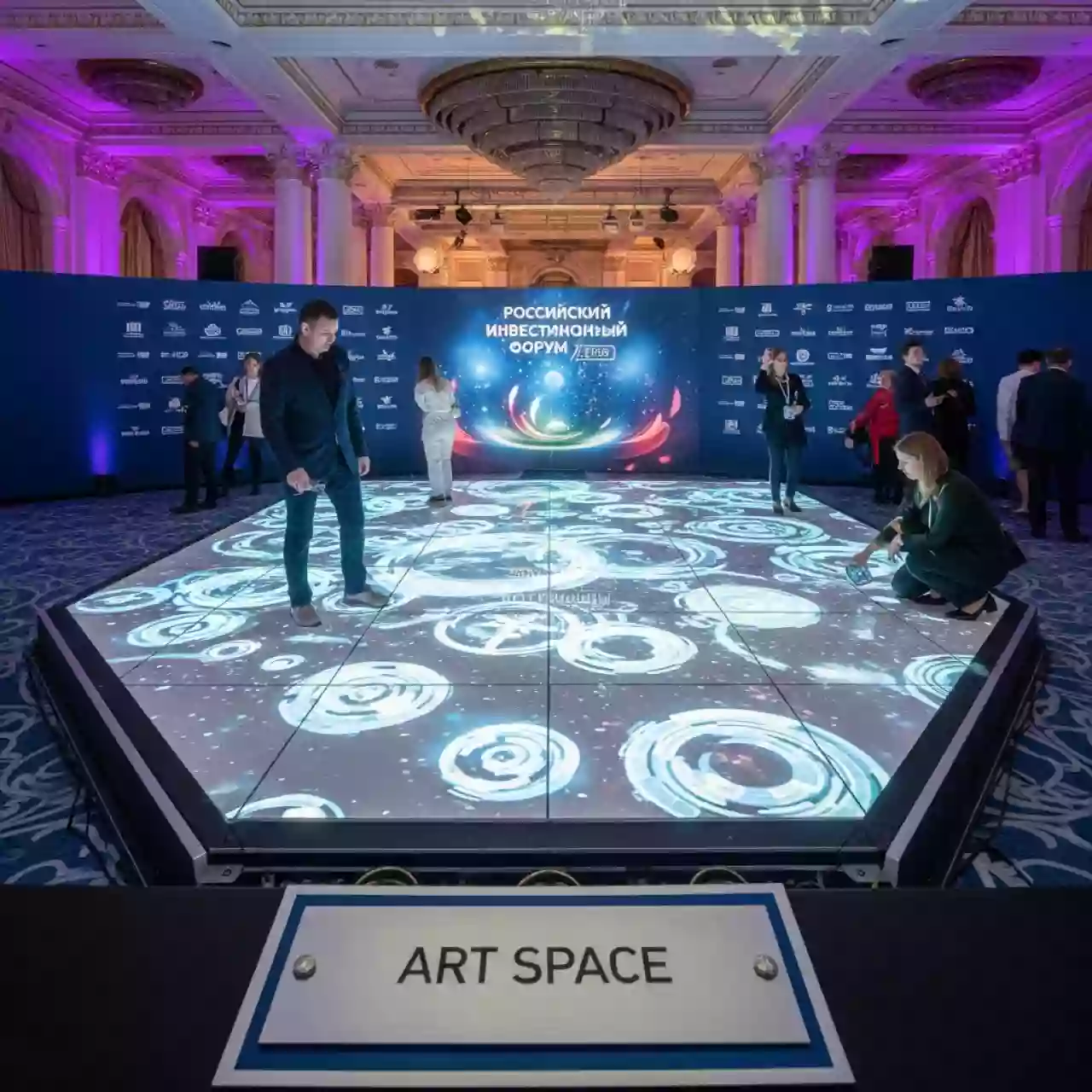 Аренда Пол интерактивный InterTouch 4.1 полный комплект вентилируемый короб 4 м в Imeretinskiy Hotel — ART SPACE