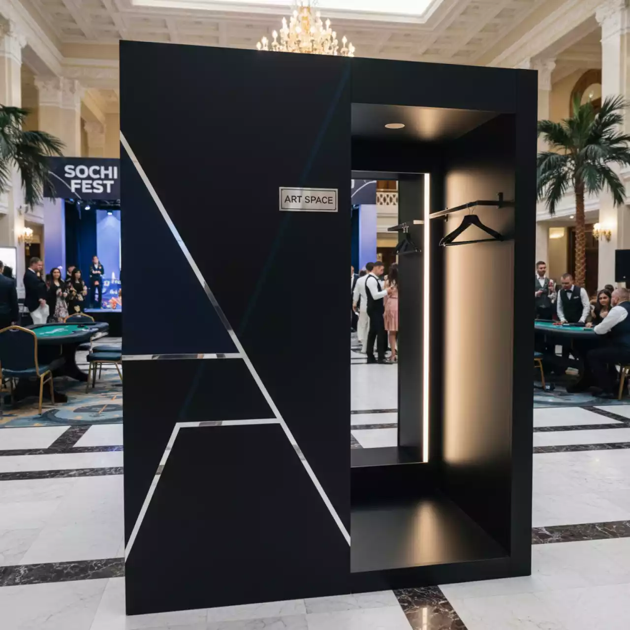 Аренда Примерочная кабина Black черный в санатории «Русь» — ART SPACE