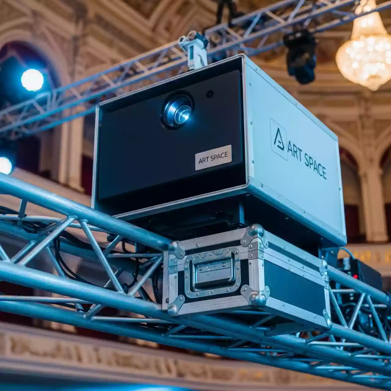 Аренда Проектор инсталляционный Barco XDM 4K25C в Зимнем театре — ART SPACE