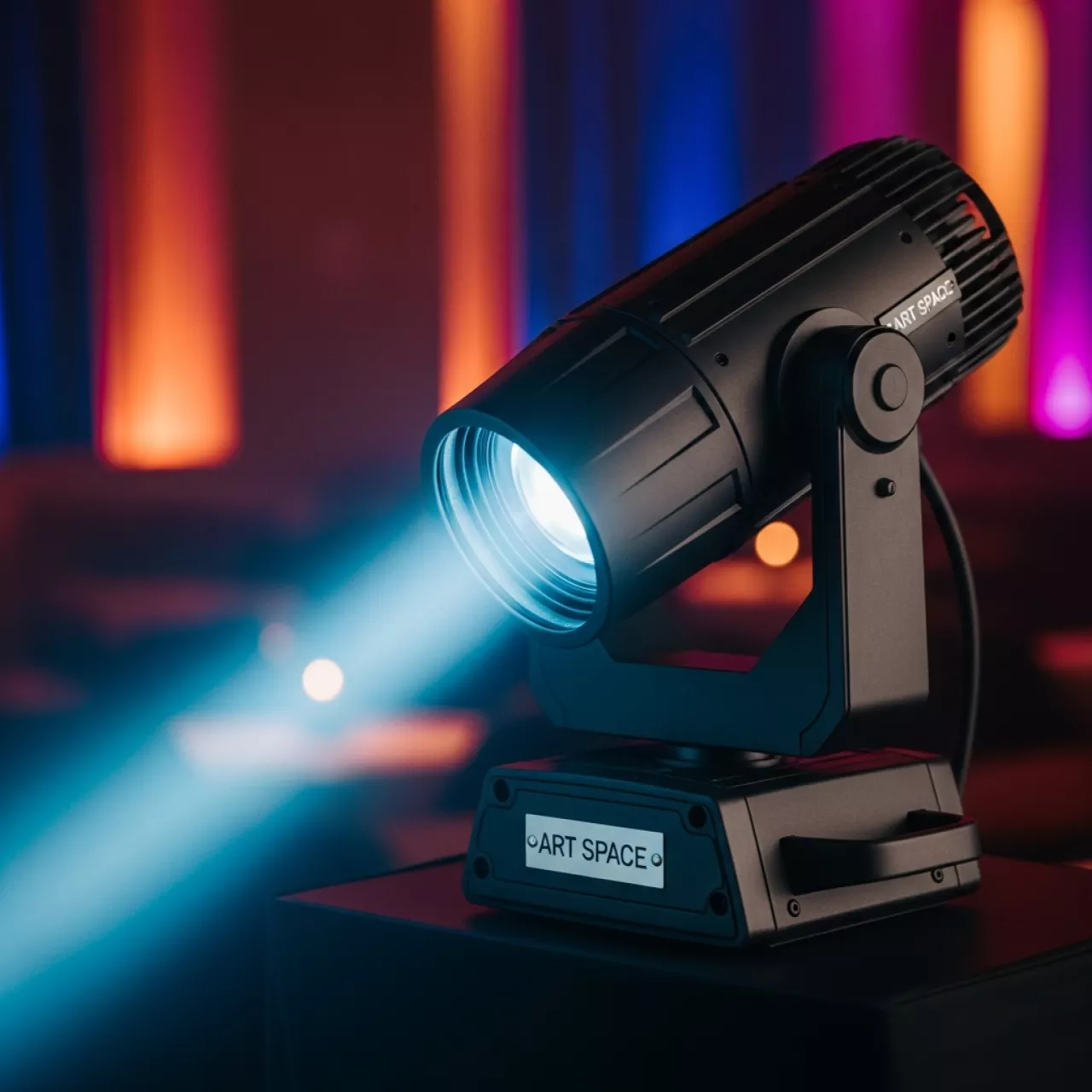 Аренда Прожектор Griven Sky Eagle в ресторане «Сыроварня» — ART SPACE