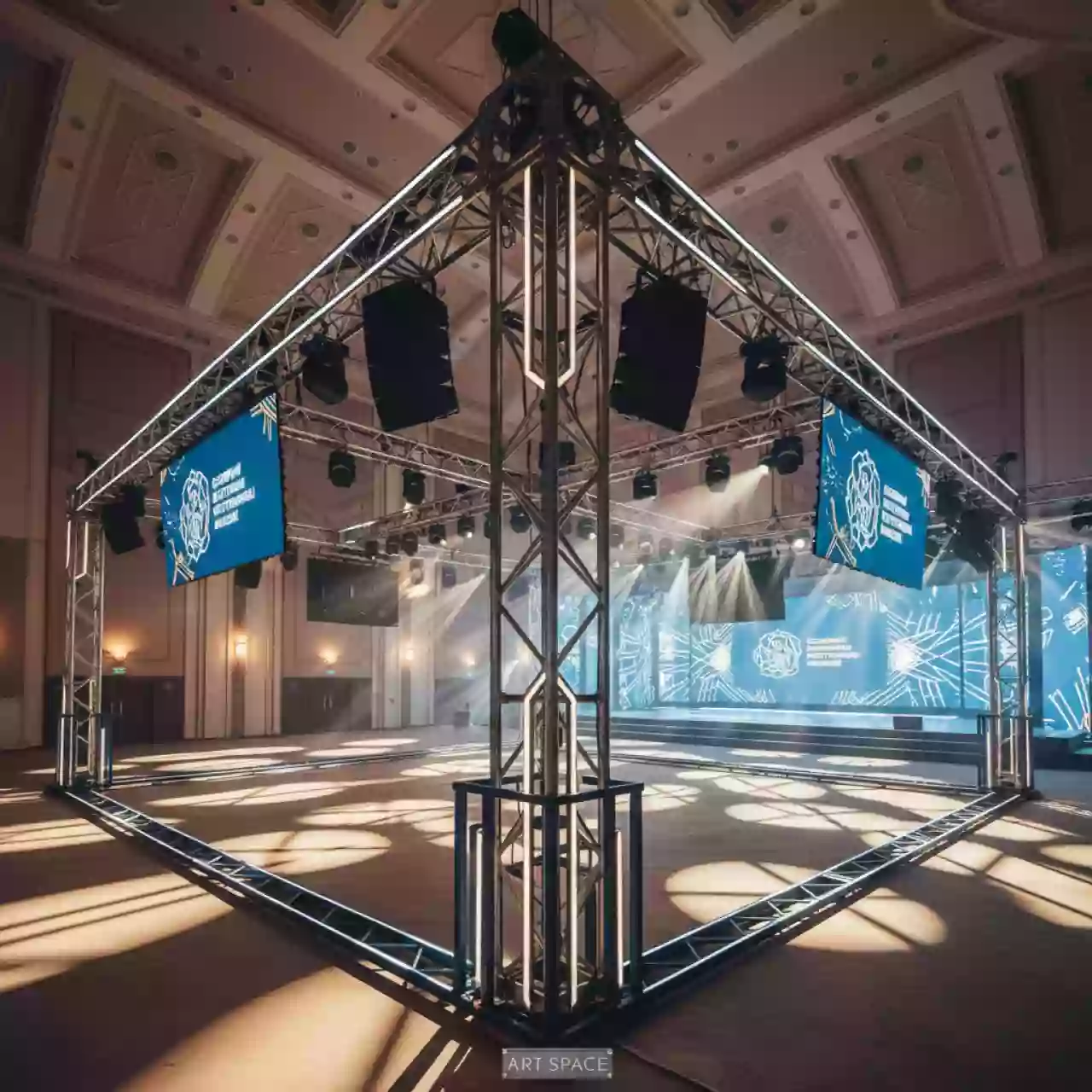 Аренда Рельсовая система комбинированная Базис 3000х1200 1500х1200 мм в конгресс-холле отеля Жемчужина — ART SPACE