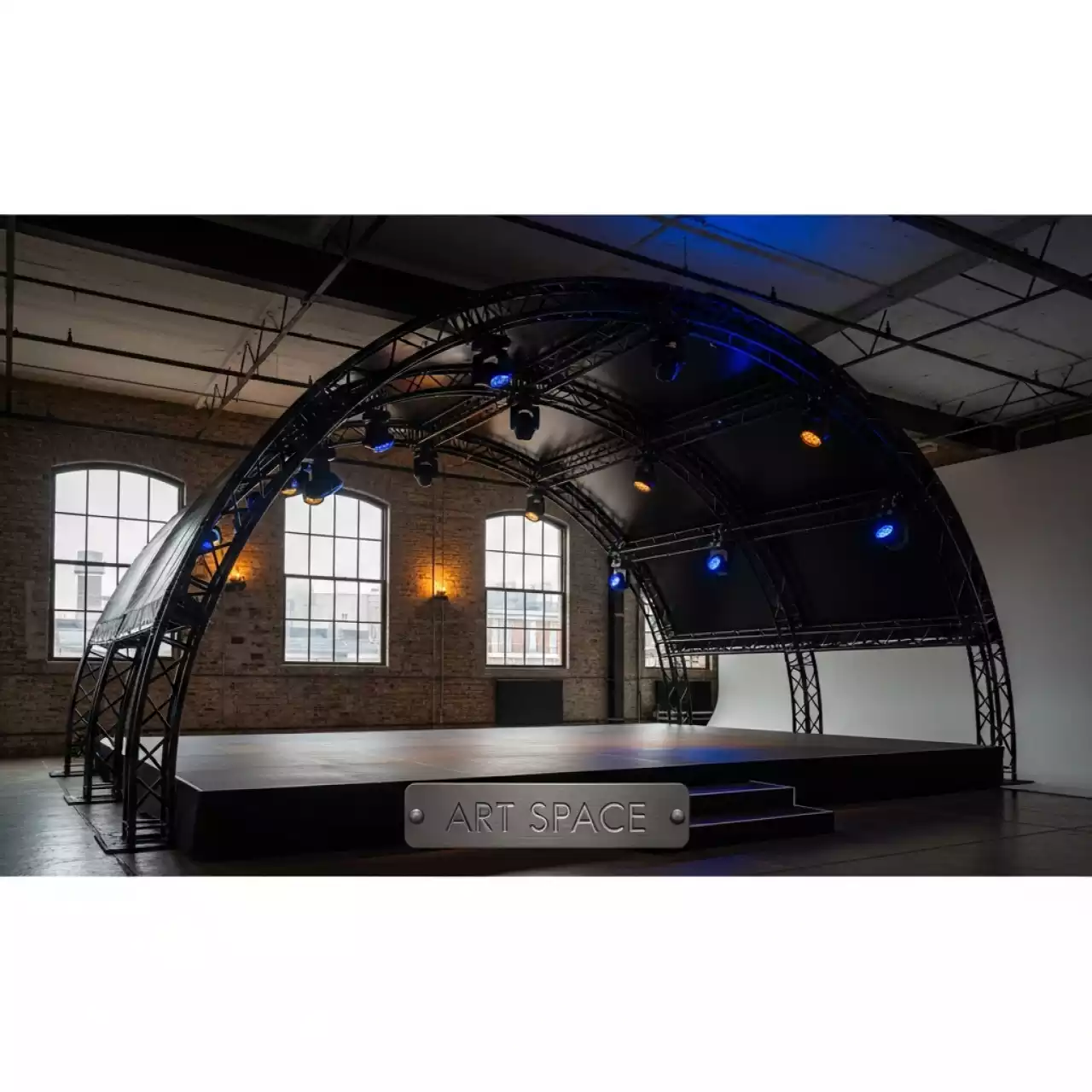 Аренда Сцена арочная 16х12 м черная в лофте «Студия 21» — ART SPACE