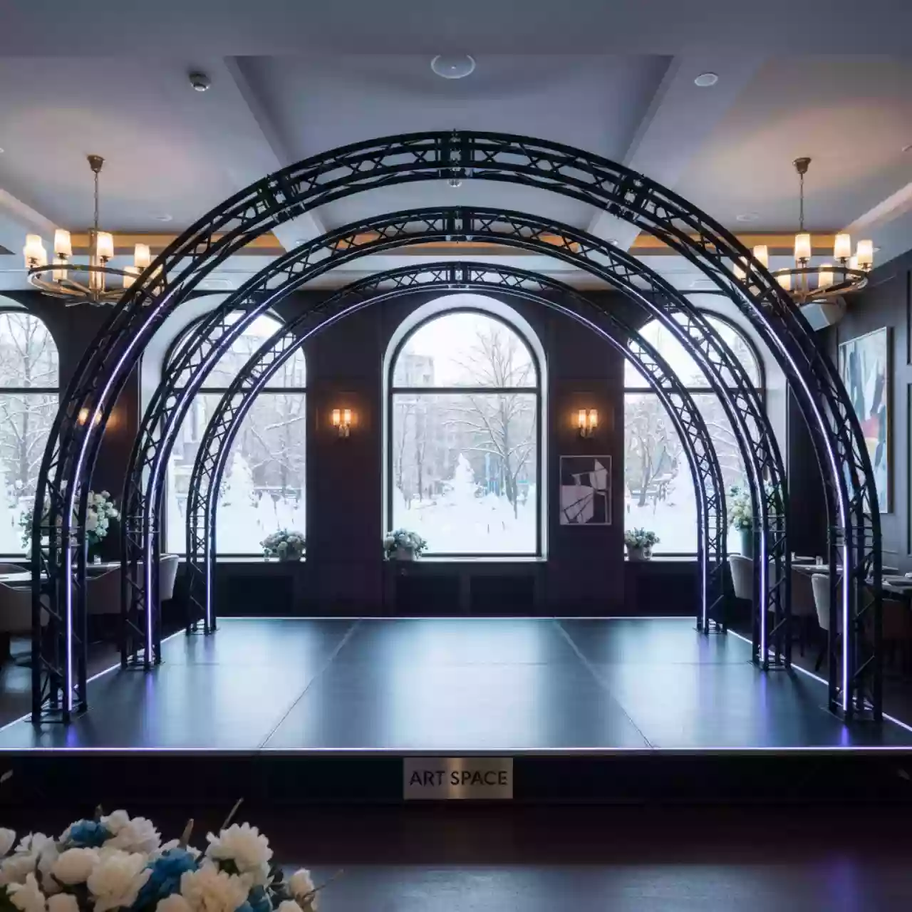 Аренда Сцена арочная 6х4 м в ресторане «Brunello» — ART SPACE