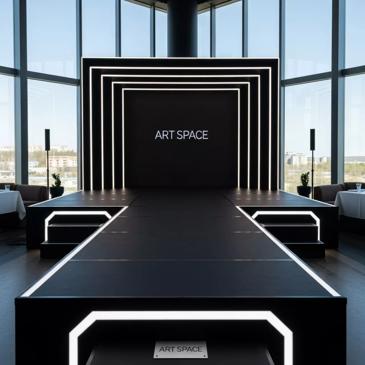 Аренда Сцена дорожка для дефиле 8х2 м в ресторане «Паруса» — ART SPACE