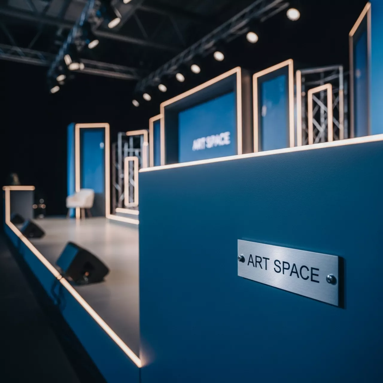 Аренда Сцена и сценические конструкции в ОКЦ «Галактика» — ART SPACE