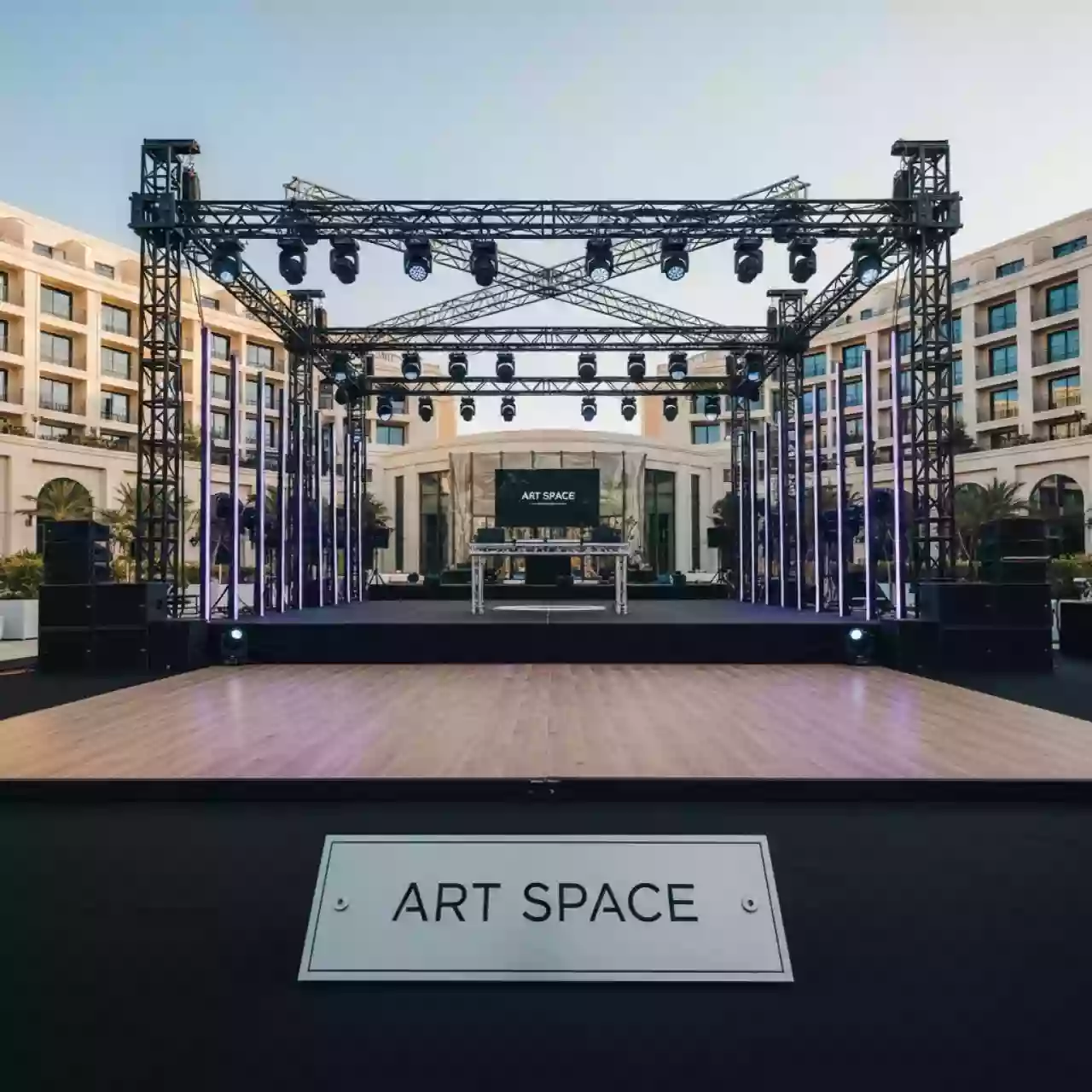 Аренда Сцены 12х9 м в Radisson Collection Paradise — ART SPACE