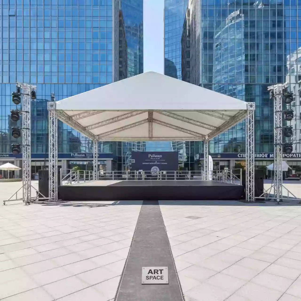 Аренда Сцены с двускатной крышей 10х12 м в Pullman Sochi Centre — ART SPACE