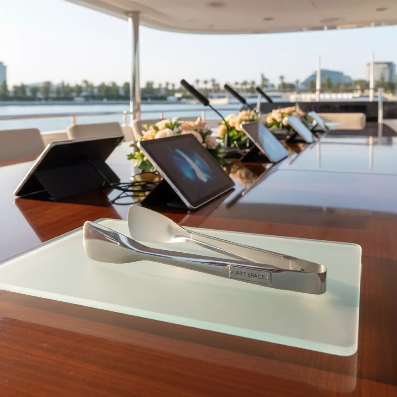 Аренда Щипцы для мяса из нержавеющей стали 21 см на VIP-яхте (Имеретинский порт) — ART SPACE