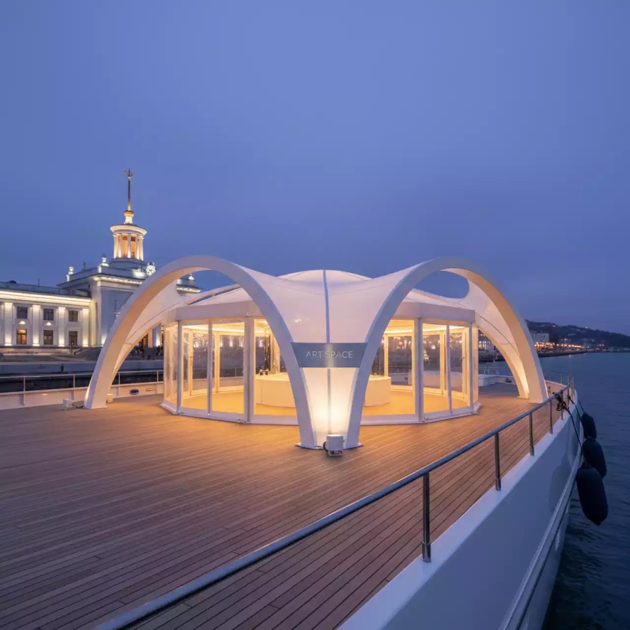 Аренда Шатер арочный гексагональный 17,2х19,6 м на VIP теплоходе (Морпорт Сочи) — ART SPACE