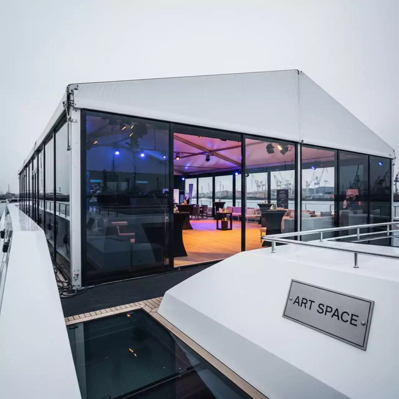 Аренда Шатер павильон 15х25 м на VIP-яхте (Имеретинский порт) — ART SPACE