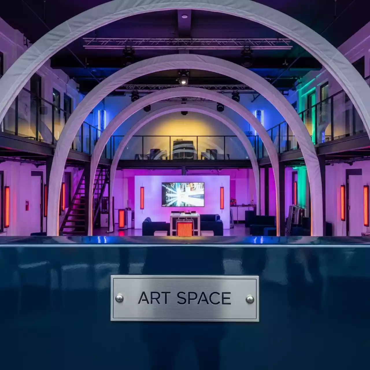 Аренда Шатры арочные и классические в лофте «Студия 21» — ART SPACE