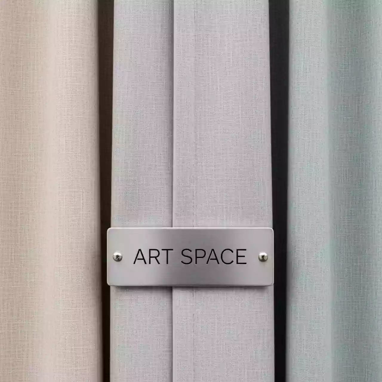 Аренда Шторы для зонирования для конференции в ледовом дворце «Роза Хутор» — ART SPACE