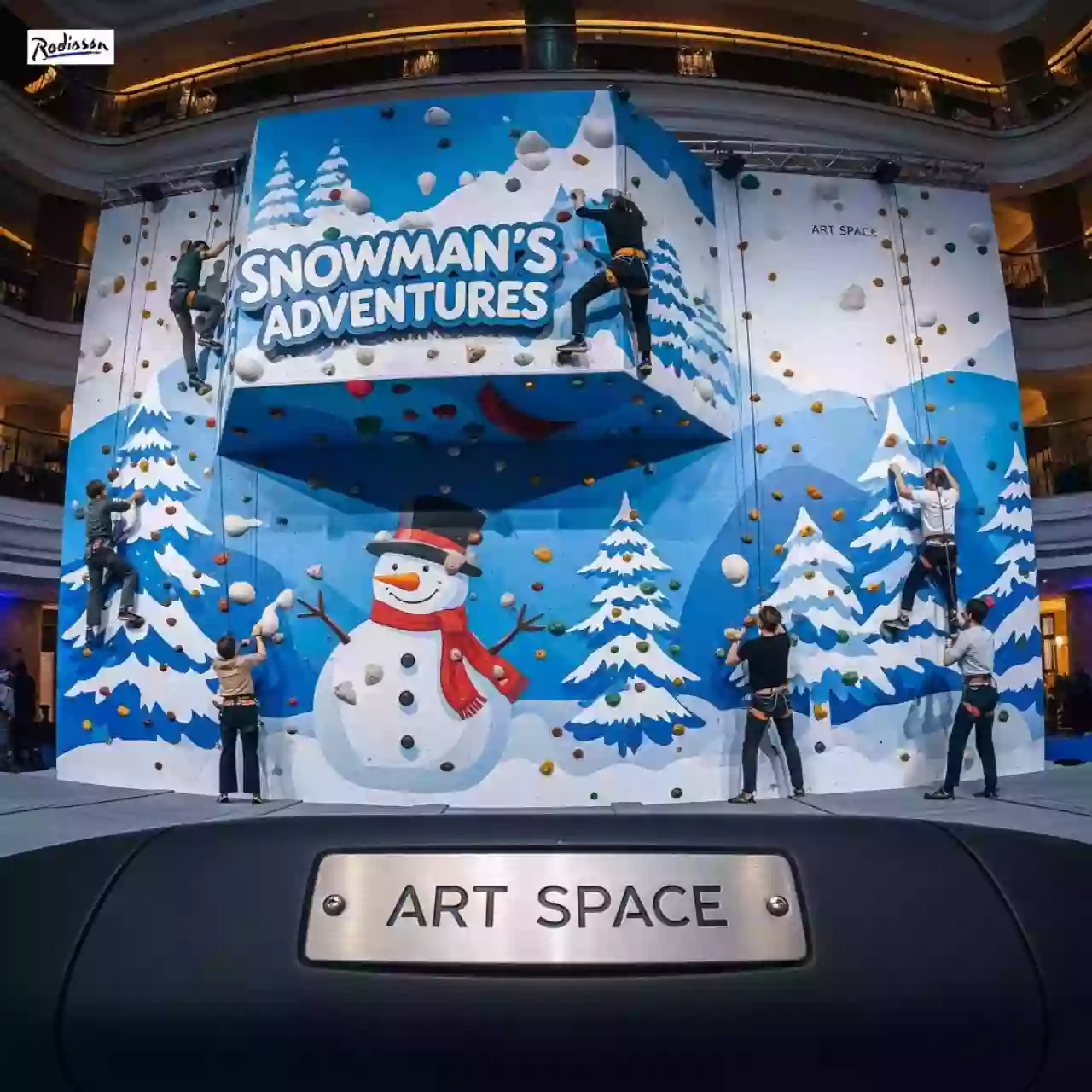 Аренда Скалодром "Приключения снеговика" в отеле Radisson Lazurnaya — ART SPACE
