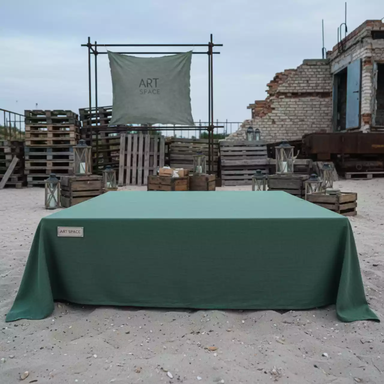 Аренда Скатерть лён лесная зелёная на пляже «Маяк» — ART SPACE